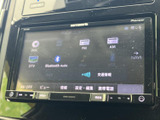 音源の選択画面にラジオやBluetooth Audioなどが表示され、使いたい項目を画面から確認できます。音楽やラジオを楽しみたいときも、選択肢が見やすく便利です。