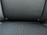 ◆ISOFIX◆シートベルトいらずでチャイルドシートと固定金具を連結するだけでガッチリ固定できます。
