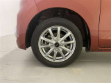 タイヤサイズは 155/65 R14 です。