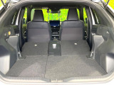 普段のお買い物や通勤、送迎等に十分な荷室スペースを確保しております。セカンドシートを倒すと、大きな荷物の積載も可能です♪