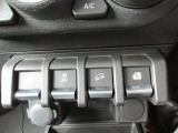 ヒルディセントコントロールは急な下り坂で車速をコントロールします。