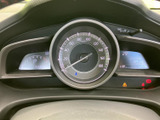 視認性の高いメーターデザイン。必要な情報を一目で確認でき、安全運転をサポートします。