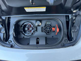 普通充電と急速充電の充電口です☆