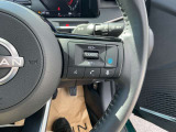 【プロパイロット】高速道でアクセル・ブレーキ・ハンドルをアシスト。運転の負担を軽減します。