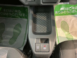エンジンオイル、オイルエレメント、ワイパーゴム交換。その他バッテリーやベルト類など点検の上、必要な場合には交換してお渡します。
