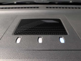 充電インジケーター!リチウムイオンバッテリーの充電が進むと、点灯するインジケーターが運転席側から順に増加します!