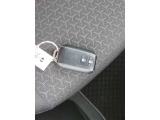 スマートキーなので鍵をカバンやポケットに入れたままでもドアの開閉やエンジンスタートが可能です!