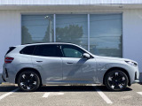 オリジナル・サービスもついたBMW自動車保険も取り扱っております。BMW自動車保険にご加入いただくと、万一のトラブルを24時間365日サポートするエマージェンシー・サービスの〈プレミアム〉をご利用いただけます。