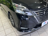 【LEDヘッドライト】悪天候や夜間走行時も良好な視界を確保し安心して運転できる高輝度LEDヘッドライトを装備!点灯速度が早く、消費電力も抑えられています。