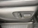 パワーシート搭載。微妙な調整が手軽にでき、最適なポジションで運転することが可能です。