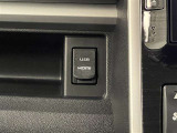 USB/HDMI接続端子は、ナビモニターの左側にあります!