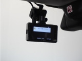◆ドライブレコーダー◆映像・音声などを記録する自動車用の装置です。 もしもの事故の際の記録はもちろん、旅行の際の思い出としてドライブの映像を楽しむことができます。