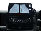 パノラミックビューモニター装備!サイドビュー/車両に取り付けたフロント、サイド、バックカメラの映像を合成しての映像を画面上に表示させることで、低速時の運転を補助する装置です。車両本体の取扱書もお読みく