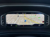 【Digital Cockpit Pro】ナビゲーションのマップを中央により大きくワイドに映し出すこともでき、少ない視線移動でナビ画面を確認できます。