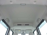 当店すべての展示車両はチタニア「抗菌・防臭」処理による車内クリーニングを行っており10年以上にわたりこだわっています。雑菌の増殖を抑えニオイが付きにくく残りにくくなり快適で爽やか、清潔に保たれています