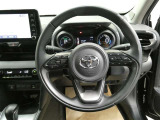 掌にしっかりとフィットする本革巻きのお車になります!!高級感もありドライブも楽しくなりますよ!!