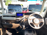 【インパネ】伸びやかで操作性の高いインパネ周り。毎日乗る車だからこそお気に入りの空間で。