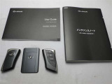 取説・メンテナンスノート・スマートキー・カードキーの4点セットです。
