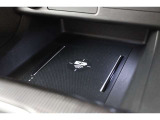 ワイヤレス充電搭載!対応した機器を置くだけで充電することが可能です!