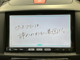 テレビ画面を備えており、停車中には映像を視聴して過ごすことができます。画面表示も大きく確認しやすいため、休憩時間などのひとときにお役立ていただけます。