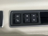 ボタン一つで自分好みの運転位置を一瞬で再現します!シートや鏡の位置を記憶できるので、家族で運転を交代してもすぐにベストな姿勢に戻せます。細かく電動調節でき、長距離ドライブでも疲れず快適です。