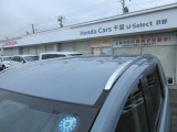 ☆ルーフレール☆キャリアを付けると車内に積みにくいキャンプ用品やスキー用品などを運ぶ時など役立ちます。