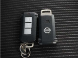 ◆スマートキー◆カギをバッグやポケットに入れたままでもドアロックの開閉ができる『スマートキー』付き!雨天や暗くなってもカギを取り出す必要がなくドアの開錠&エンジンも始動できます