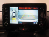 バック時の運転をサポートするバックガイドモニター&パノラミックビューモニター付