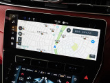 ナビシステムはAISIN製を搭載し、スムーズなタッチ操作が可能。