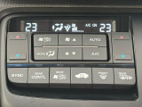 ★トリプルゾーンコントロール・フルオートエアコン★運転席・助手席・後席それぞれでお好みの温度設定ができちゃいます♪