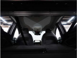 【天井】シミや垂れ、タバコ焦げなどございません。キレイな状態が保たれており、ご納車前にも丁寧にクリーニングさせていただきます。