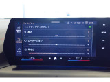 クルマの頭脳ともいえる、管理システム、iDrive。ナビだけではなく、オーディオ操作や車両情報の表示などをコントロールできます。便利さと安全性の向上にも繋がっています。