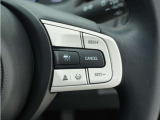 ◆アダプティブクルーズコントロール◆予め設定した車速内でクルマが自動的に加減速。前走車との適切な車間距離を維持しながら追従走行します。【LKAS】車線維持支援システムでステアリング操作を支援。