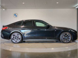 ☆BMWの前後重量配分50:50はエンジン自体をフロントタイヤよりも後ろにずらし、通常はエンジンルーム内に搭載される重量物であるバッテリーをトランクに移動させるなどして実現されています☆