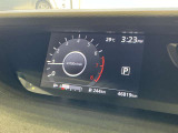 メーター内のカラーディスプレイには運転をサポートするさまざまな情報を表示!瞬間燃費などが表示できます。