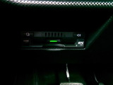 ETC車載器を装備しています。高速道路の料金所もストレスなく通行できます。すっきりとしたビルトインタイプですよ。