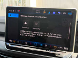 便利なスマホ連携機能( Apple CarPlay・Android Auto対応)を搭載!お手持ちのスマートフォンを接続するだけで、大画面の純正モニターに使い慣れたスマホの地図アプリや音楽アプリが映し出されます!