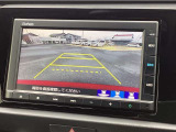 バックカメラ装着済!死角になりやすい後方もとても見やすいです☆車庫入れに自信がない方や縦列駐車が苦手な方にも、オススメ装備です!安心度もアップ!