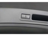 電動で開閉するパワーバックドア装備しています