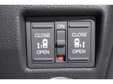 運転席からでもスライドドアの開閉ができます♪車から降りてドアを開ける必要がなくなり、より快適です♪