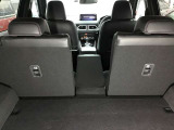 後部のシートを倒すとこんなに広々空間が!大きなお荷物を乗せる時でも心配ありません!