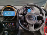 ミニ独特のゴーカートフィーリングと呼ばれる軽快なハンドリングはAT車、MT車のどちらでも楽しめます。