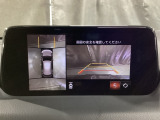 360度モニターは、4つのカメラによる前後左右・俯瞰映像でドライバーからは見えない領域の危険認知をサポート!全周囲の死角を減らし、狭い駐車場や幅寄せ、T字路の進入などの運転の安心感を高めます!