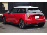 【MINI NEXT 認定中古車】安心の保証プログラムや延長保証など、MINI NEXT車両をご購入いただいたオーナーの皆様に、より快適なMINIライフを楽しんでいただくためのユニークなサービスをご用意しております。