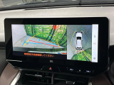 【パノラミックビューモニター】専用のカメラにより、上から見下ろしたような視点で360度クルマの周囲を確認することができます☆死角部分も確認しやすく、狭い場所での切り返しや駐車もスムーズに行えます。