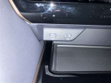 スマートフォンやお手持ちの機器のバッテリー残量が少なくなっても、運転中に充電ができるので安心ですね!