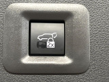 【パワーバックドア】スマートキーや運転席のボタンを押すだけでリアゲートが自動で開閉します!荷物を持っている時や、高い位置にあるバックドアを閉める際に便利な機能です♪