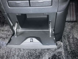 「収納スペース」使いやすい収納を、使いやすい場所に。様々な場所に収納スペースがあり使い勝手も良いので車内もスッキリして綺麗を保てます