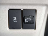 【VSA】ブレーキ時の車輪ロックを防ぐEBD付ABS、加速時などでの車輪空転を抑えるTCS、旋回時の横すべり抑制。これら3つの機能を制御し、クルマの姿勢の安定化を図ります。