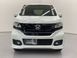 自社整備工場で点検整備をおこなってからお渡ししています。車検が残っている場合は『12ヶ月点検整備』を、車検整備付きの場合は『車検整備』をおこないます。整備費用は車両本体価格に含まれています。